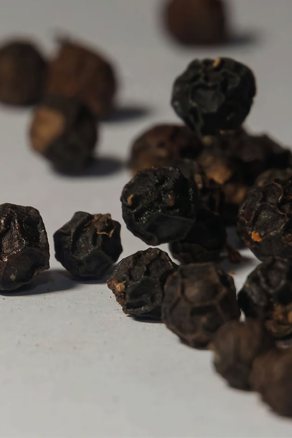 Tropicale — Lively fruit, grounded by woods